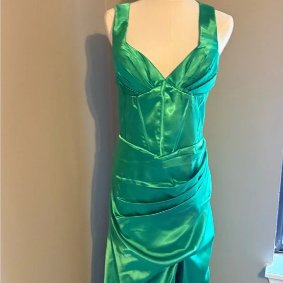 Emerald Green Satin Corset Prom Dress – Ruched & Slit - Picture 6 of 8